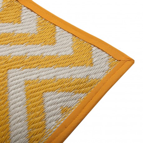 YELLOW STRIPS CARPET