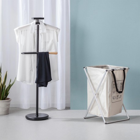 BLACK CLOTHES STAND