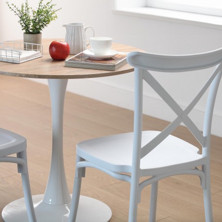 WHITE CHAIR
