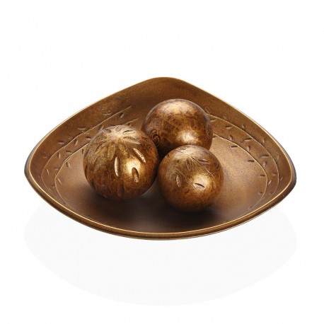 GOLD CENTERPIECE WITH DECORATIVE BALLS