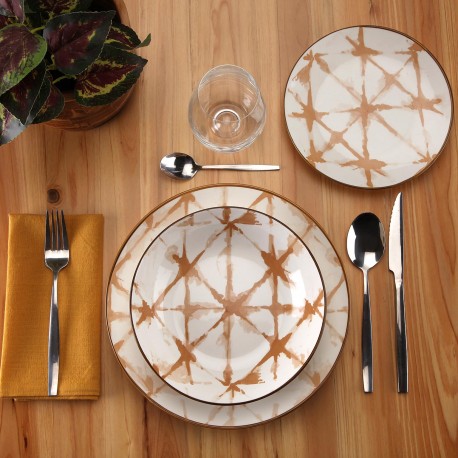 18-PIECE YELLOW POMPEIA DINNER SET