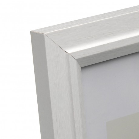 WHITE WOODEN PHOTO FRAME 13 X 18