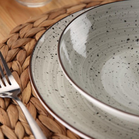 18-PIECE LUA BEIGE DINNER SET