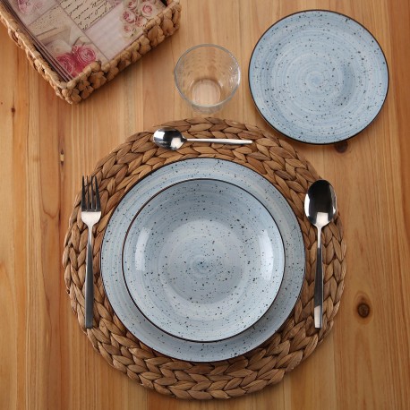 18-PIECE LUA BLUE DINNER SET