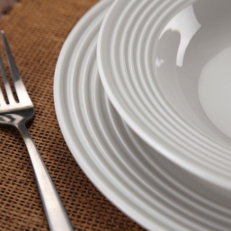 18-PIECE DINNER SET CIRCLE RELIEF