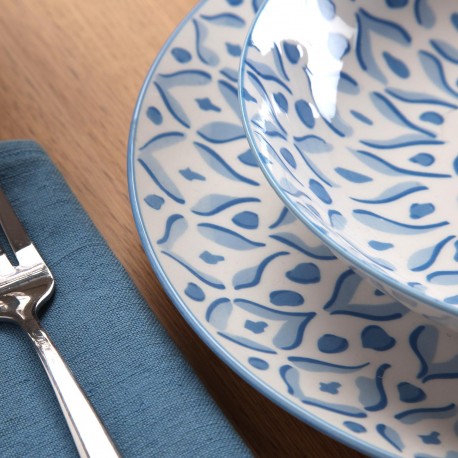 18-PIECE "LOLA" BLUE DINNER SET
