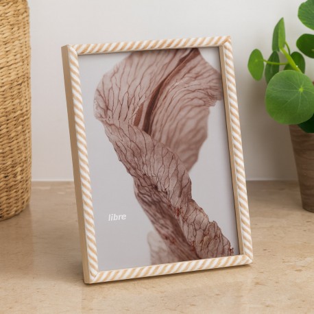 PHOTO FRAME 15 X 20
