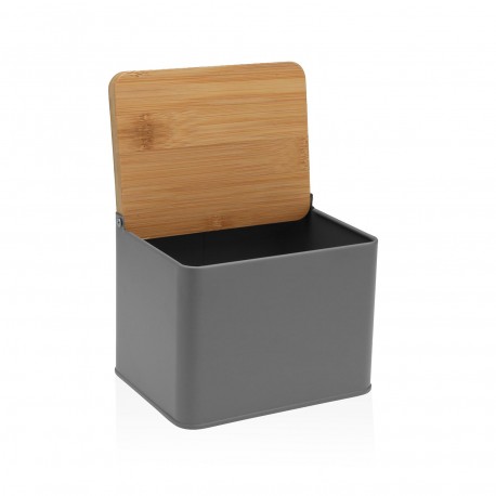SALT SHAKER WITH WOODEN LID
