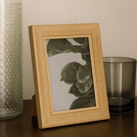 BROWN PHOTO FRAME WITH CREAM DETAIL 13 X 18