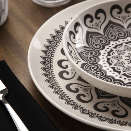 18-PIECE HUHANA DINNER SET