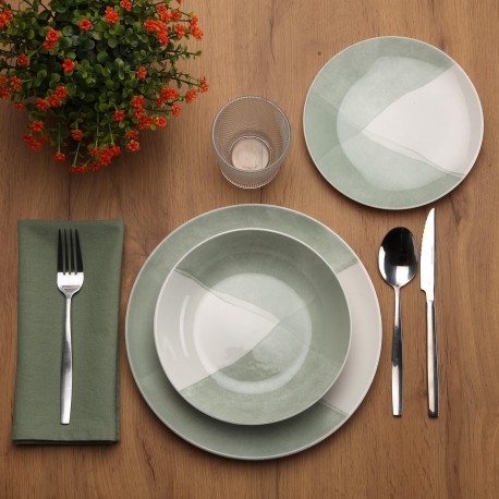 18-PIECE GREEN PICNIC DINNER SET