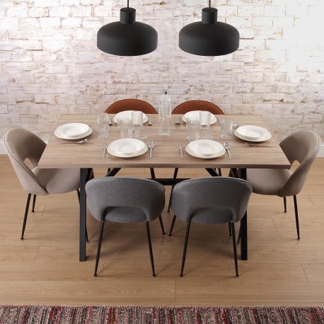BLACK SAGAS DINING TABLE