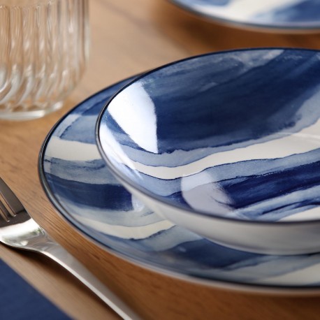 18-PIECE MARE DINNER SET